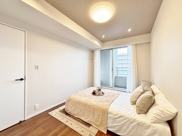 寝室 ベッドも十分に設置するスペースがあります。