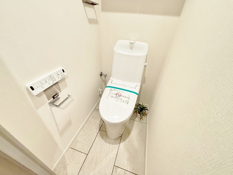 トイレ 暮らしの中のさりげないひとときの快適さにも、こだわりを、持って設備を配しております。