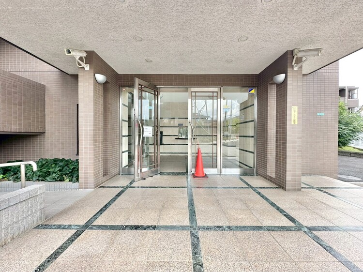 エントランス 外と内をつなぐエントランスは、まさに顔となる場所。