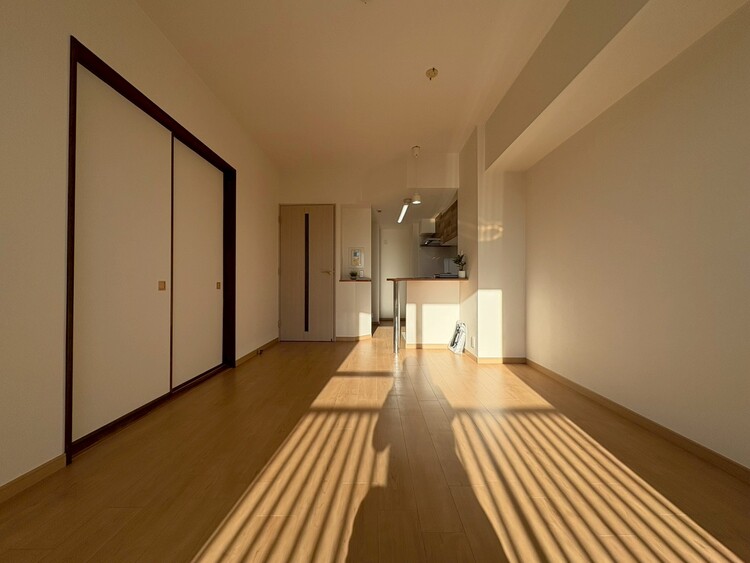 居間 飾り過ぎないシンプルな内装と偏り過ぎないデザインで統一しました。