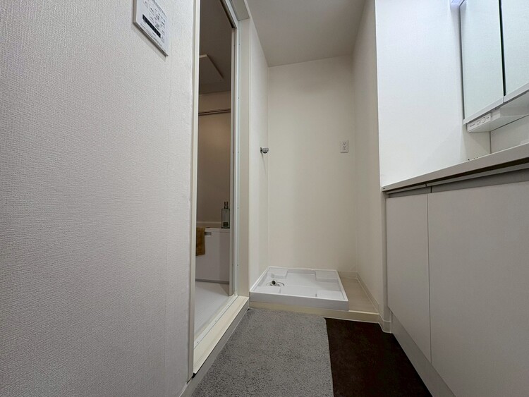 洗面 清潔感と心地よさを重視した、上質感漂うパウダールーム。