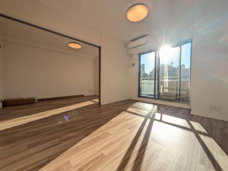 居間 居心地の良い空気感は、暮らしのステージを彩り、心からのやすらぎと満足感を与えてくれます。