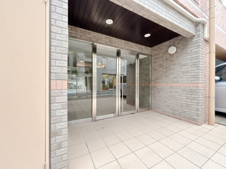 エントランス 外と内をつなぐエントランスは、まさに顔となる場所。