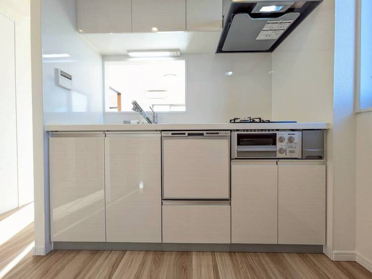 キッチン スマートな意匠と充実の機能を備えたキッチンが、暮らしにおいしい彩りを添えます。