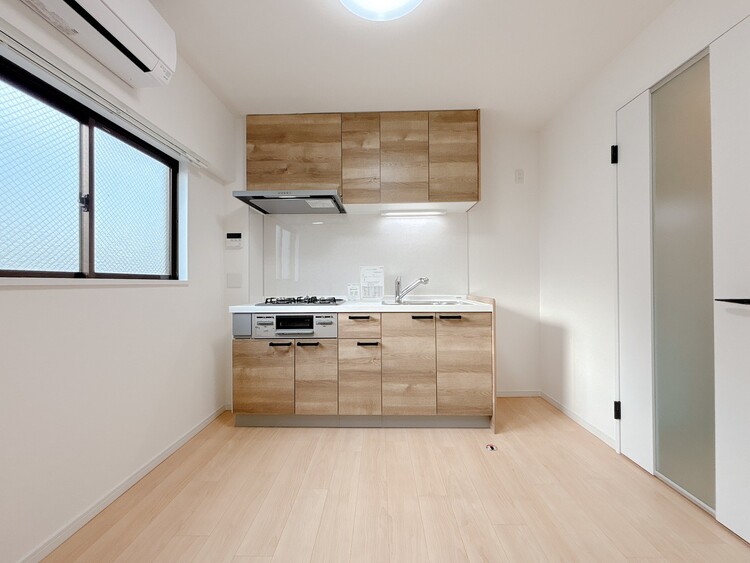 居間 居心地の良い空気感は、暮らしのステージを彩り、心からのやすらぎと満足感を与えてくれます。