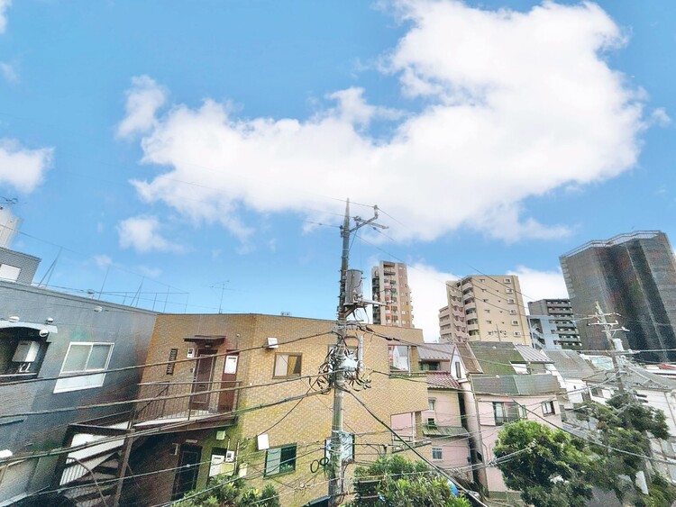 バルコニー 頬をなでる、優しい風を感じることが出来ます。