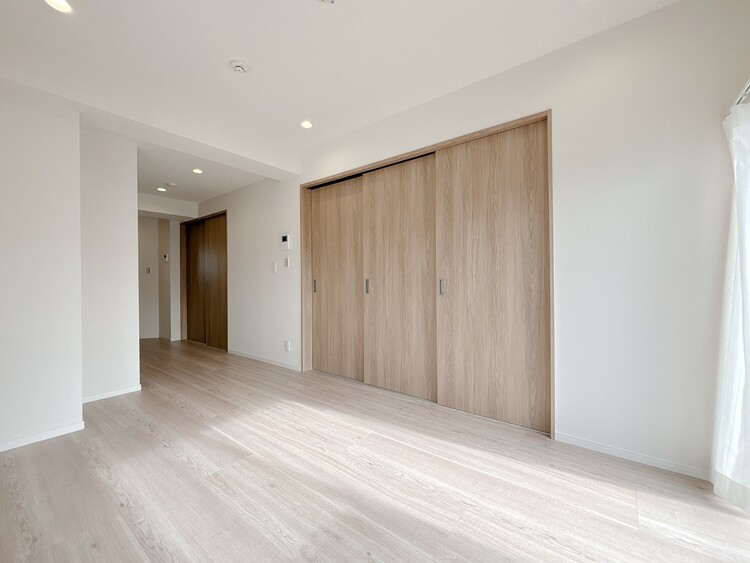 居間 居心地の良い空気感は、暮らしのステージを彩り、心からのやすらぎと満足感を与えてくれます。