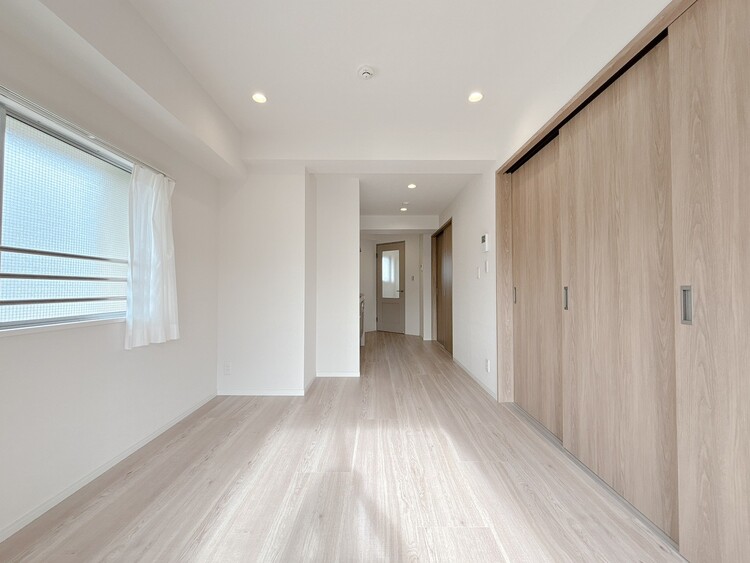 居間 飾り過ぎないシンプルな内装と偏り過ぎないデザインで統一しました。