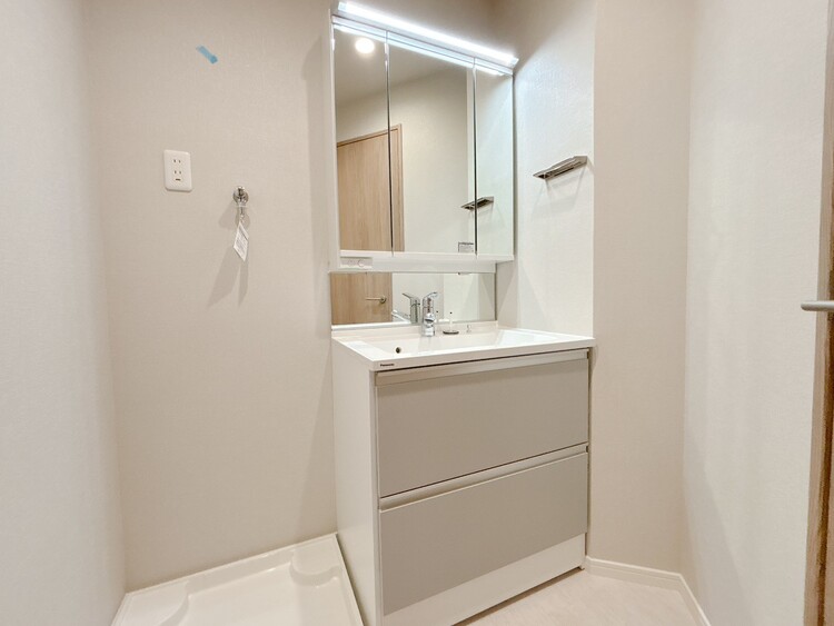 洗面 何かと物が増える場所だからこそ、スッキリと見映えの良い空間に。