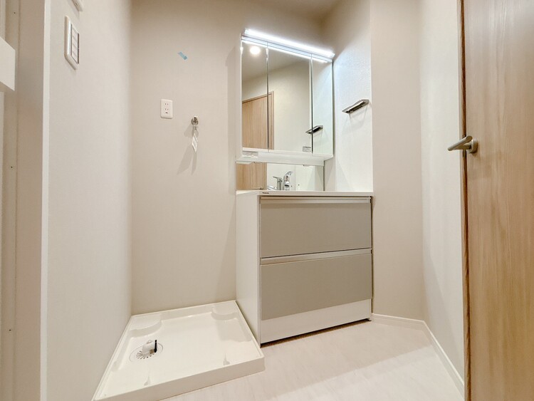 洗面 清潔感と心地よさを重視した、上質感漂うパウダールーム。