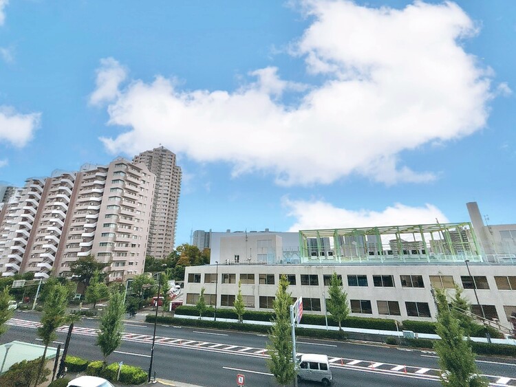 バルコニー 頬をなでる、優しい風を感じることが出来ます。