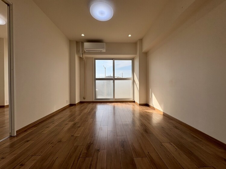 居間 飾り過ぎないシンプルな内装と偏り過ぎないデザインで統一しました。