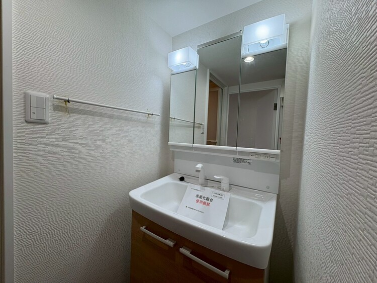 洗面 何かと物が増える場所だからこそ、スッキリと見映えの良い空間に。