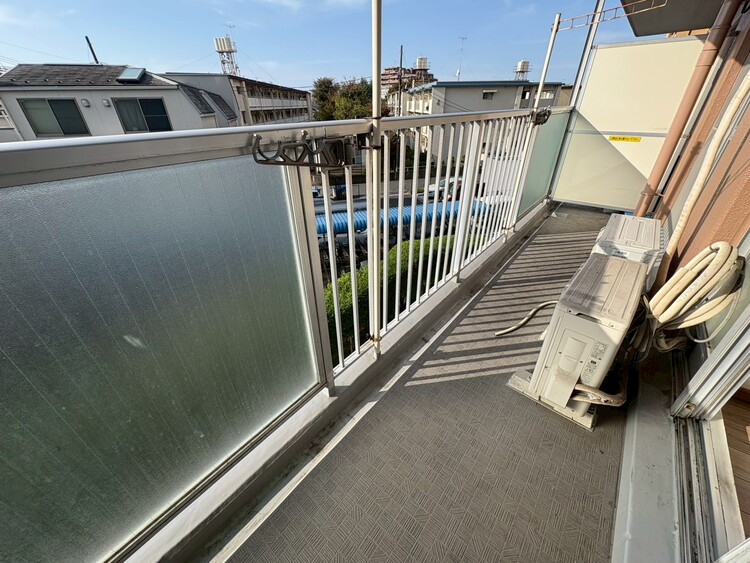 バルコニー 暮らしの中で、光と風を演出してくれるバルコニー。