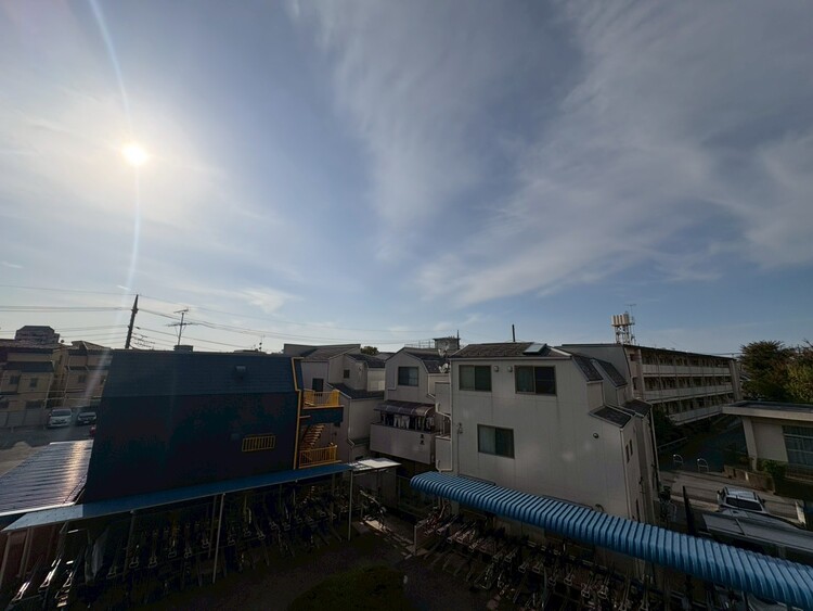 バルコニー 頬をなでる、優しい風を感じることが出来ます。