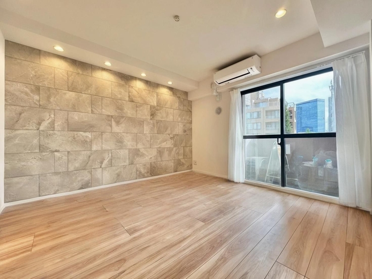 居間 居心地の良い空気感は、暮らしのステージを彩り、心からのやすらぎと満足感を与えてくれます。