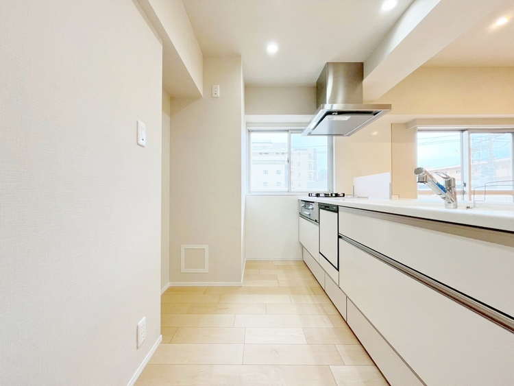 キッチン 洗練されたスタイリッシュなデザイン性と使いやすさを備えた仕様。