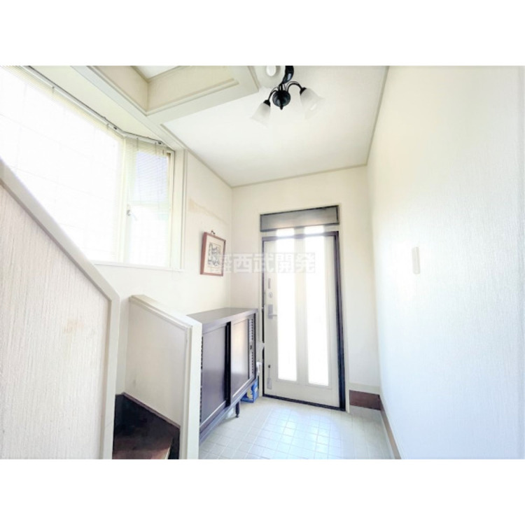 玄関 解放感のある明るい玄関