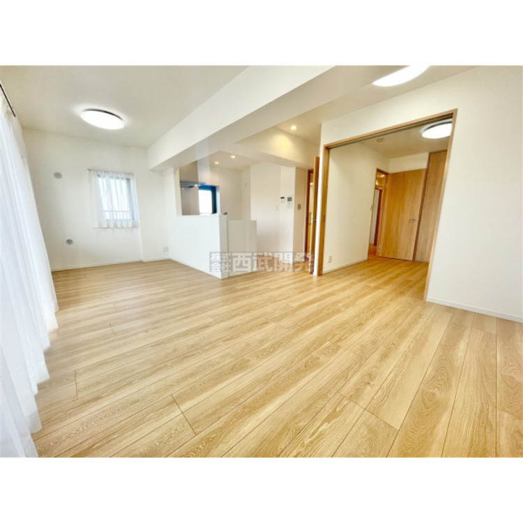 居間 家族の団欒となるリビング。お好みのコーディネートをどうぞ