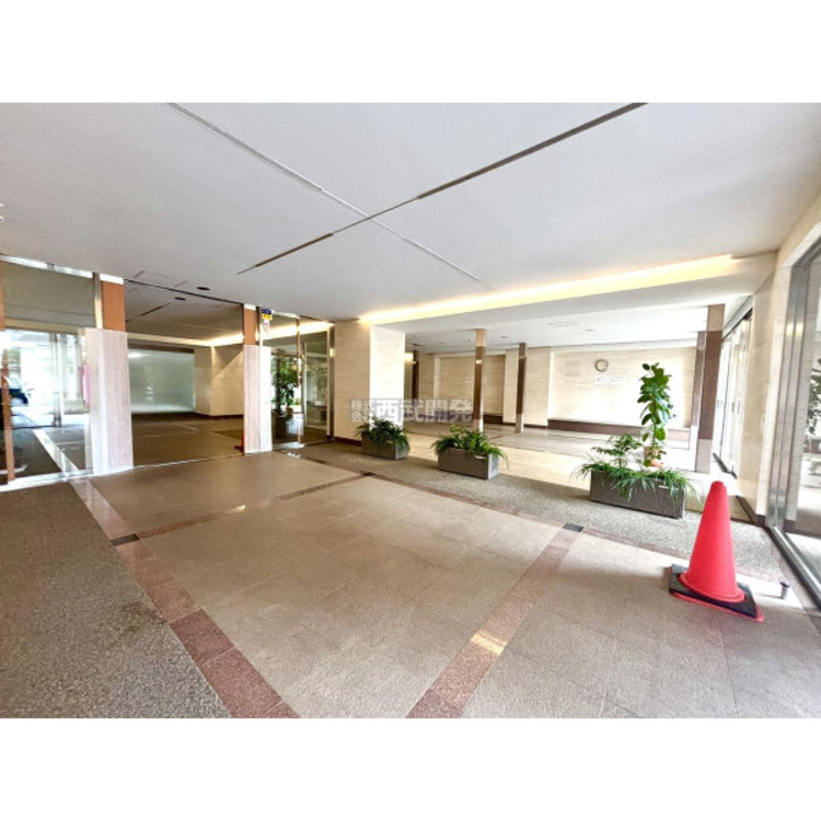 エントランス 令和7年11月1日撮影