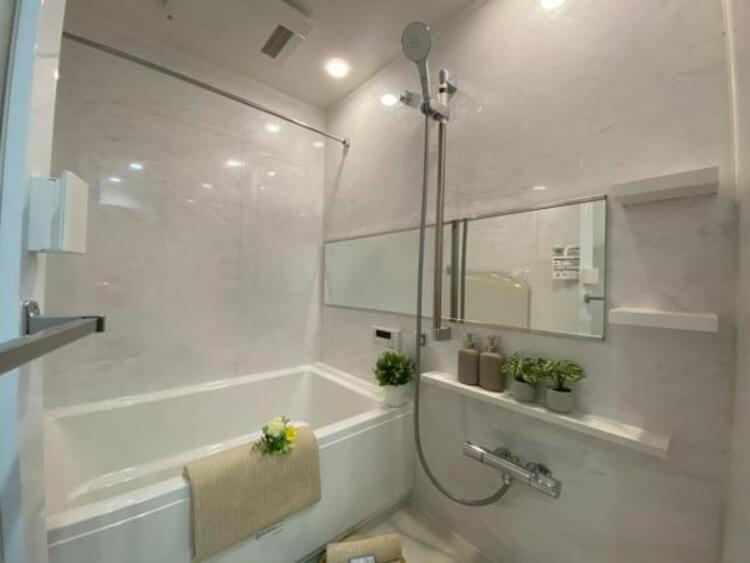 風呂 ゆったりとした広さで、毎日のバスタイムを心地よくお楽しみいただけます。