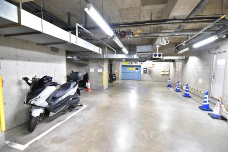 その他 管理の行き届いた駐輪場は屋内で雨の日も安心です。 