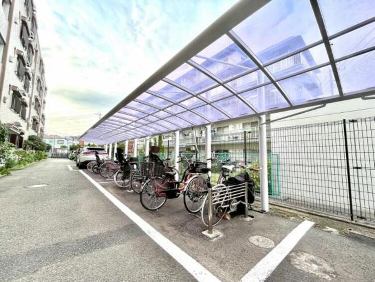 その他 屋根がついた駐輪場、自転車も濡れにくいです。