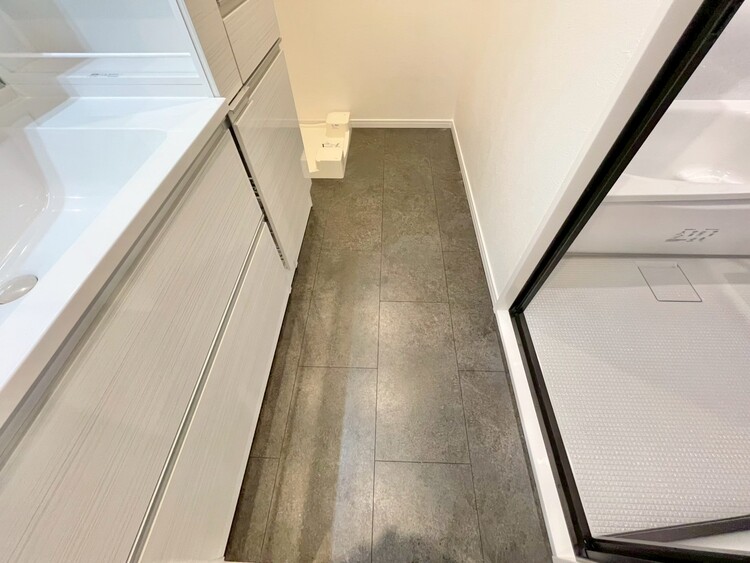 その他 十分な広さの脱衣所。