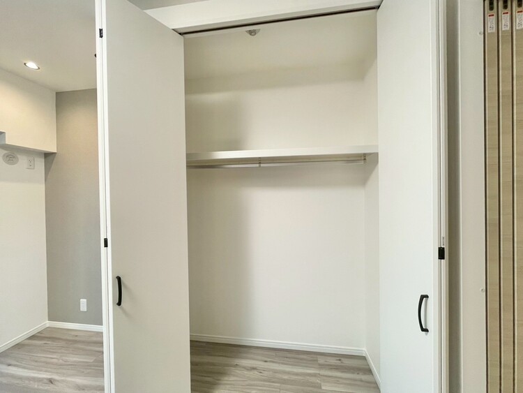 その他 収納スペースが付いていて、お部屋を広く使っていただけます。