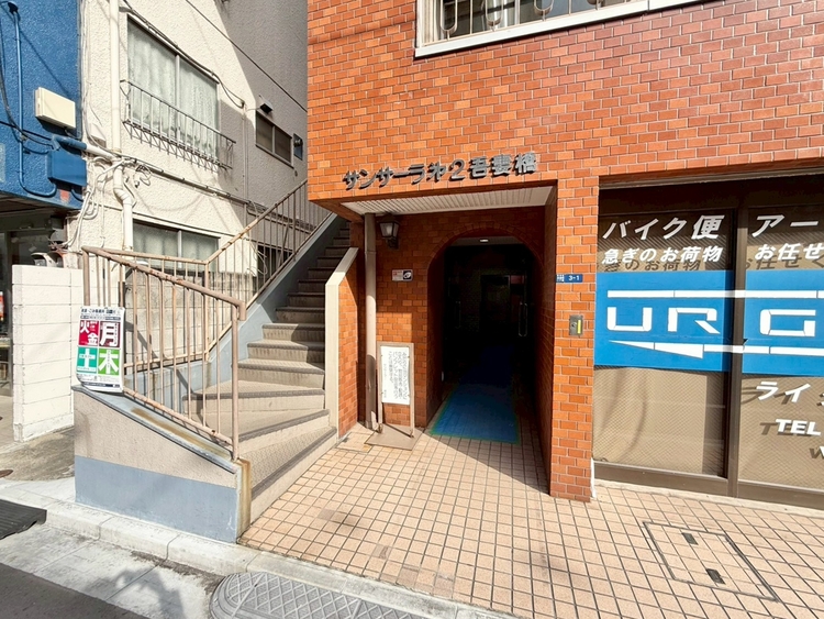 その他 上質感漂う玄関アプローチです。