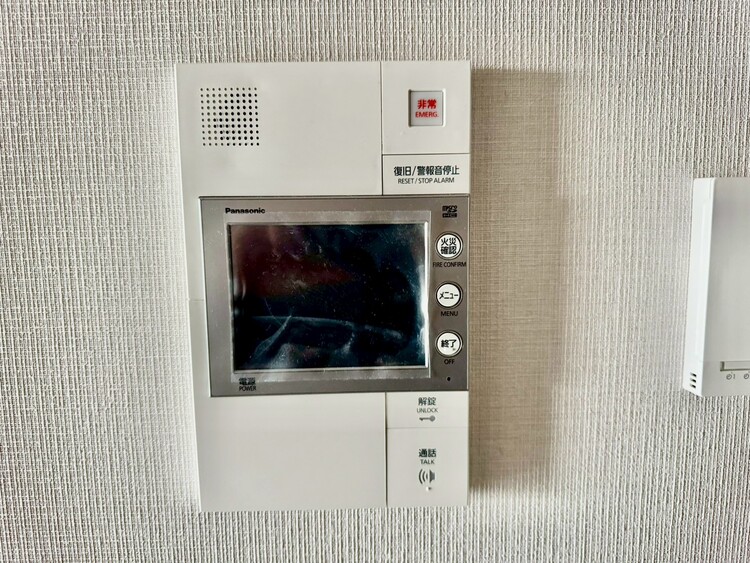 その他 誰が来てもわかる様にモニター付きインターホンを設置。