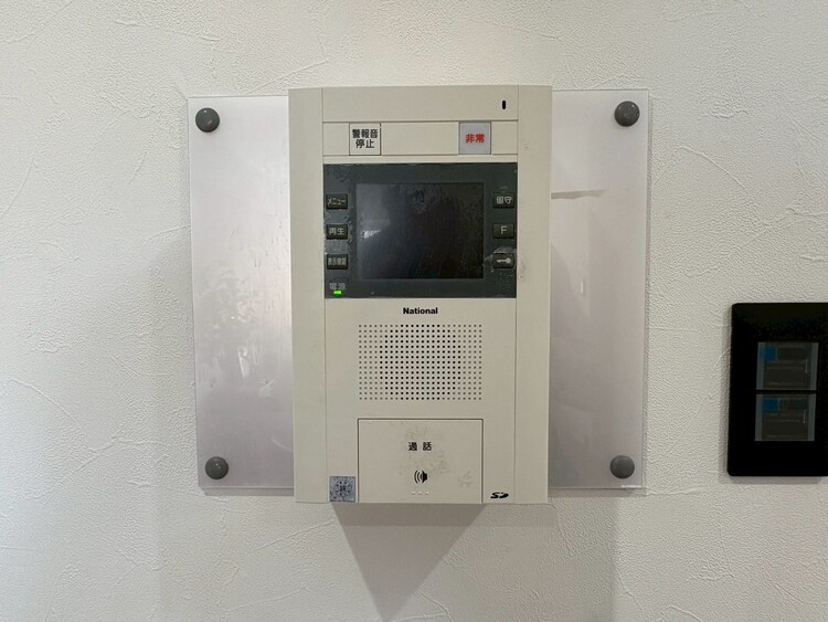 その他 誰が来てもわかる様にモニター付きインターホンを設置。