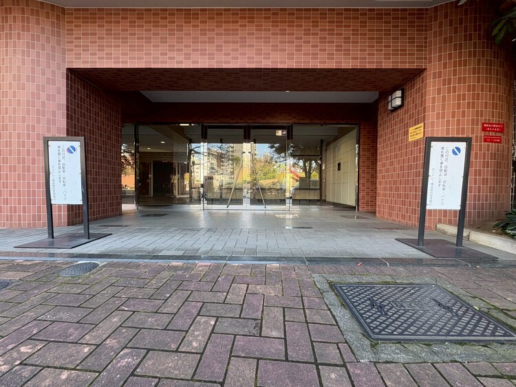 その他 上質感漂う玄関アプローチです。