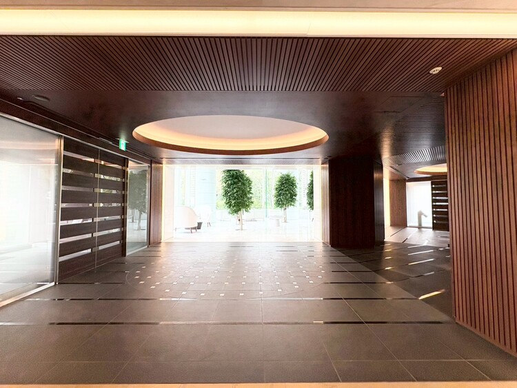 その他 上質感漂う玄関アプローチです。