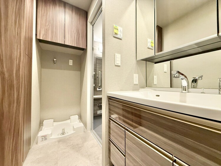 その他 十分な広さの脱衣所。