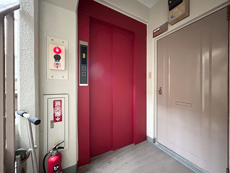 その他 エレベーター完備のため荷物が多くなっても安心。