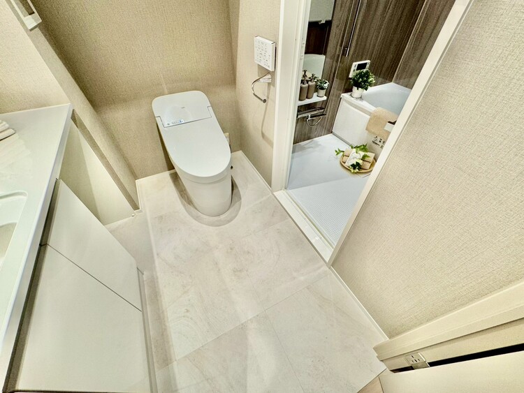 その他 十分な広さの脱衣所。