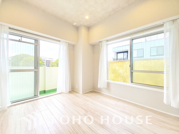 内装 極上のプライベート空間が、深い安らぎを誘います。一日の疲れを忘れさせる静けさと、心地よい目覚めを約束する聖域です。