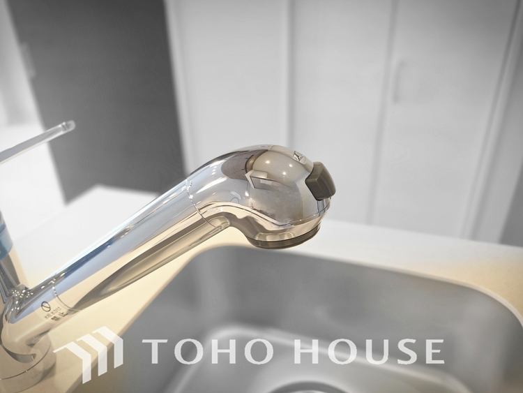 キッチン あなたの創造性を刺激する舞台。最新の機能と美しいデザインが融合し、料理の時間を至福の瞬間に変えます。