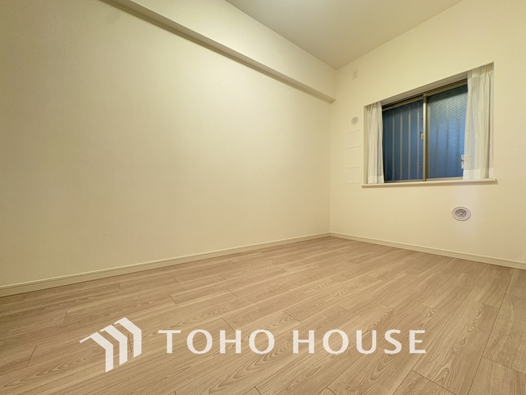 内装 採光もある洋室は、くつろぎのひと時を過ごすのにぴったり