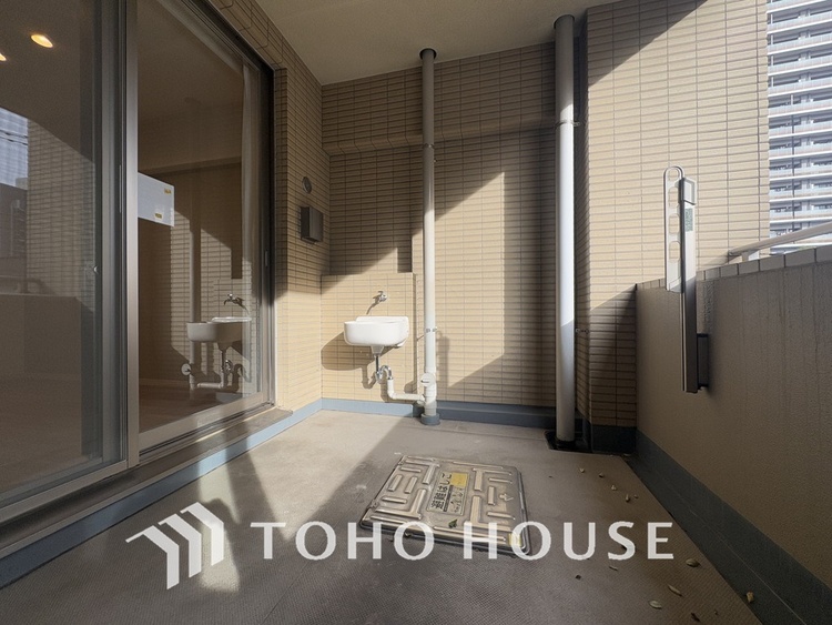 バルコニー 陽当たり良好なバルコニー