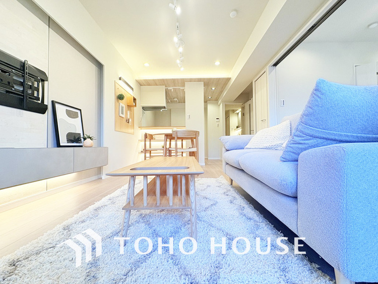 内装 広がりのある住空間、家族が集まるリビング・ダイニング