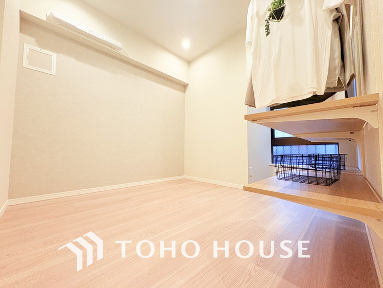 内装 シンプルですっきりとした室内は飽きのこない居心地の良い雰囲気です