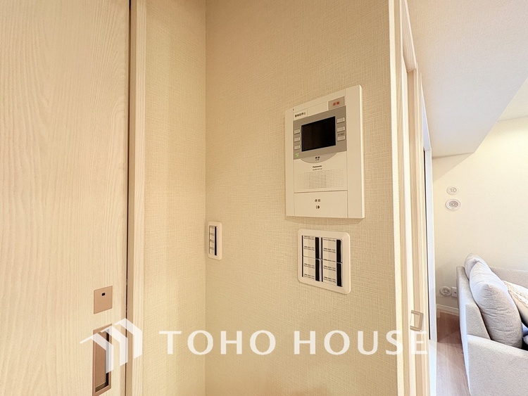 その他 来客が一目でわかるモニター付きインターホン