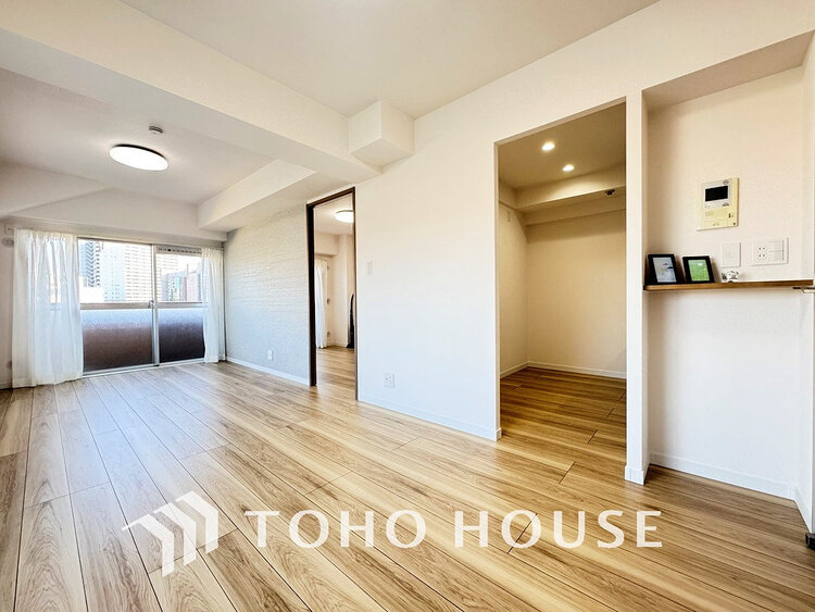 内装 広がりのある住空間、家族が集まるリビング・ダイニング