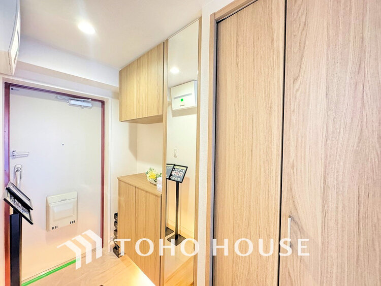 玄関 落ち着いた雰囲気の玄関、家族の帰りを暖かく迎えてくれます