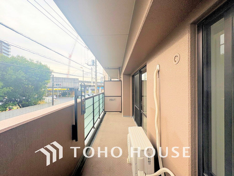 バルコニー 陽当たり良好なバルコニー