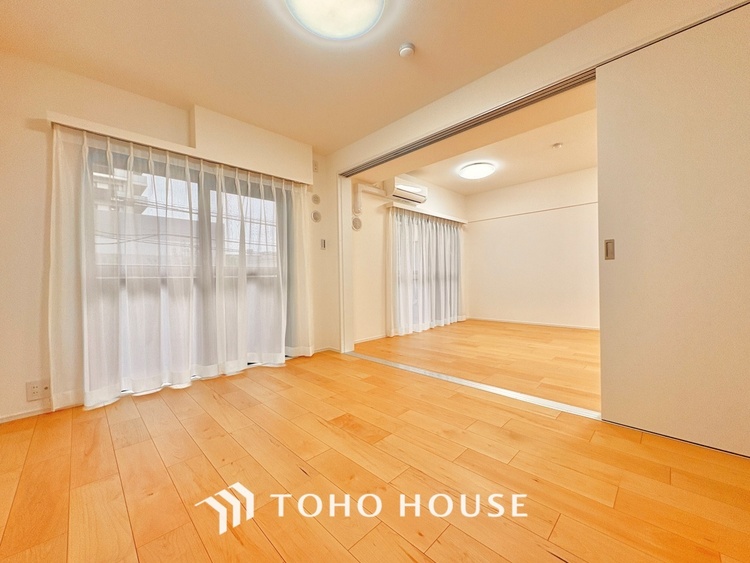 内装 時間をかけて作り上げるそんな空間を君と共有したい。僕たちの空間は唯一無二の物だから。