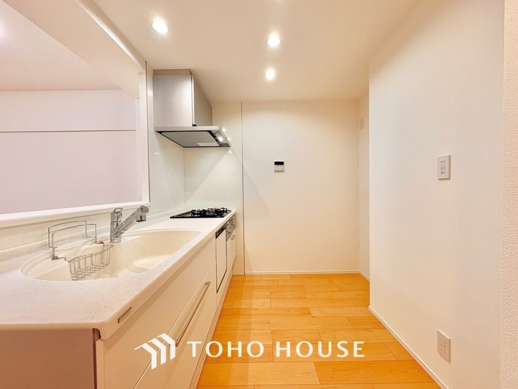 キッチン 【Kitchen】安心してお料理に取り組んでいただけます。会話だって自然とはずむはず。