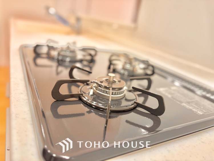 キッチン 【Kitchen】キッチンは家族の絆を育む大切な空間。シンプルで使い易いSystemKitchenで愉しく作る料理は愛情のある美味しいご馳走に。